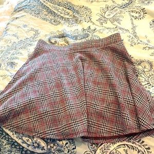 Cute plaid skirt from forever 21 perfect for a family get together’s!